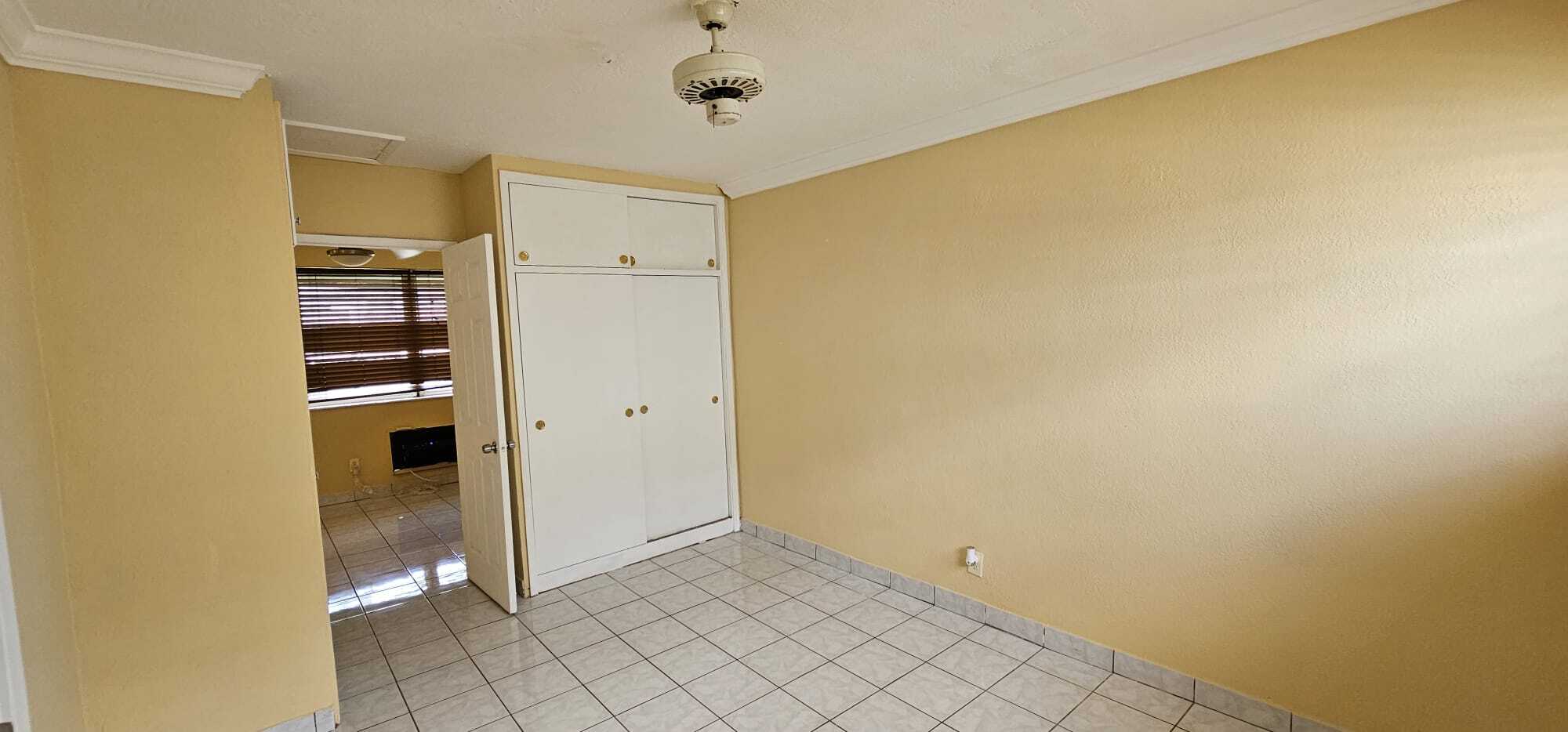 Building Photo - 2211 Lincoln St