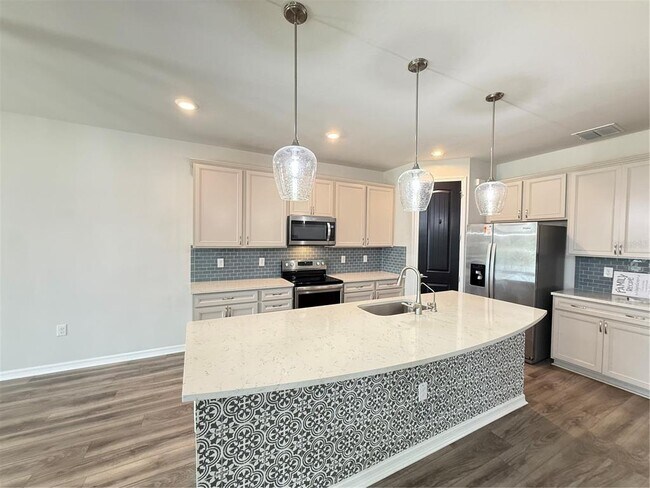 Building Photo - 7360 Pool Compass Loop