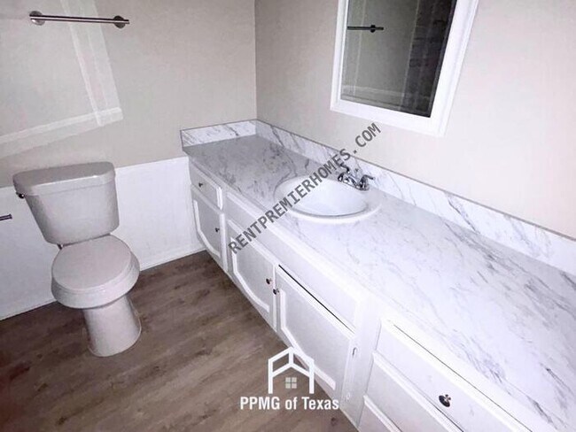 Building Photo - 4900 Barbados Ave