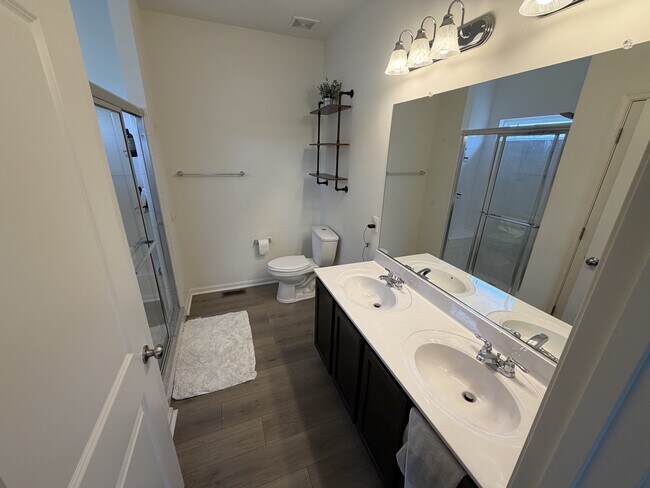 Building Photo - 287 Paradise View Dr