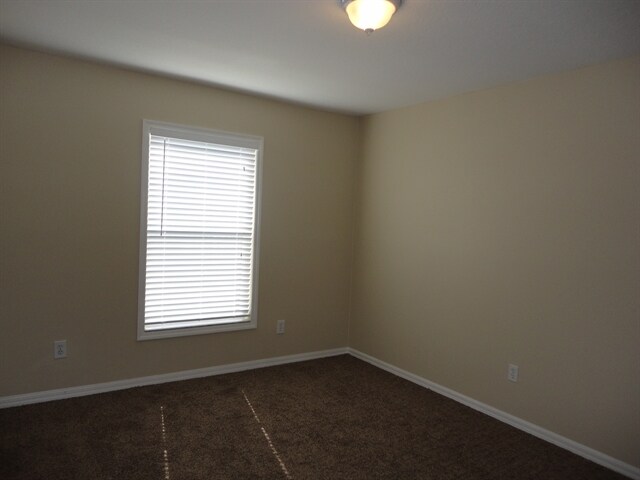 Building Photo - 24540 Laurel Ridge Dr