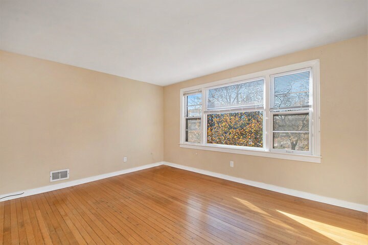 Building Photo - 144 College Ave NE