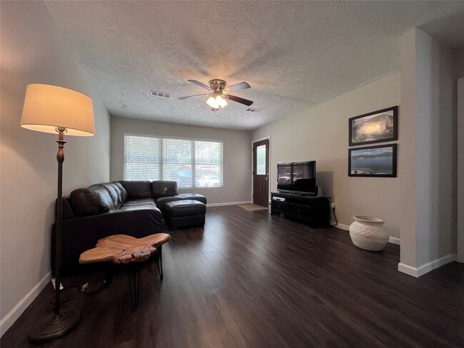 Building Photo - 8626 Greiner Dr