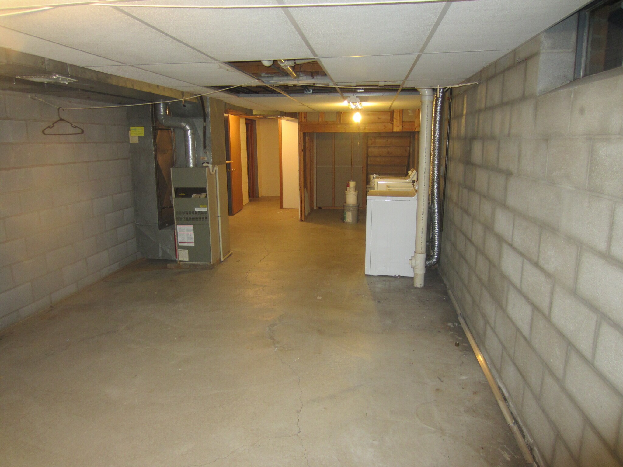 Building Photo - 2436 Grovewood Ave