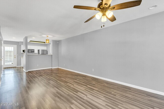 Building Photo - 1505 N Center St