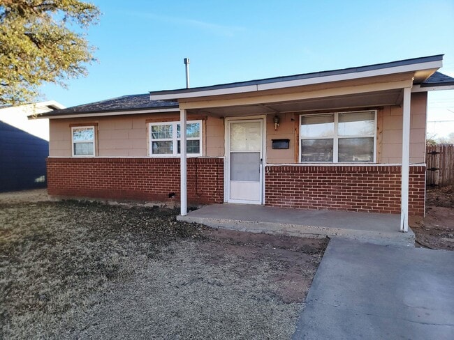 Building Photo - 3 Bedroom 1 Bath