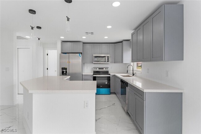 Building Photo - 2505 39th St SW