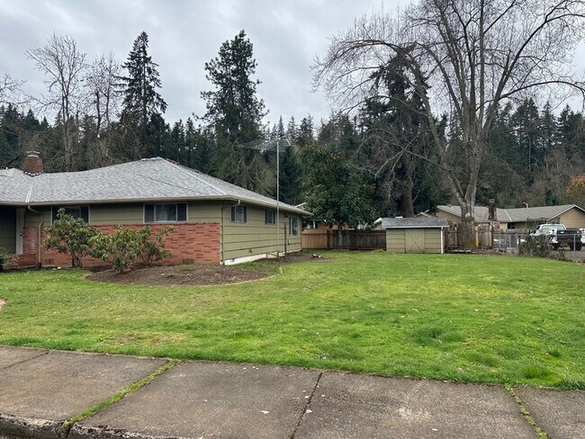 Building Photo - 938 Madison St