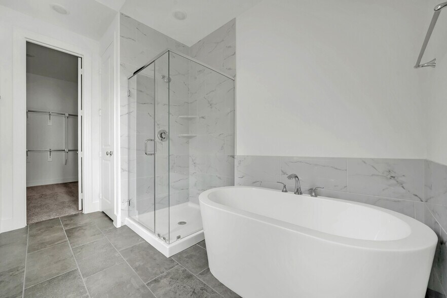 Building Photo - 3729 Paradise Way