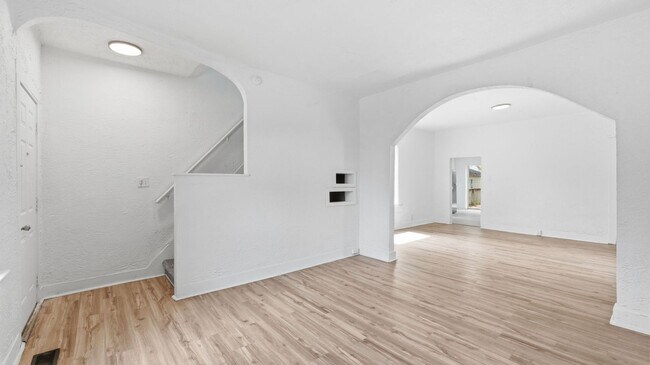 Building Photo - 1221 Wefel St