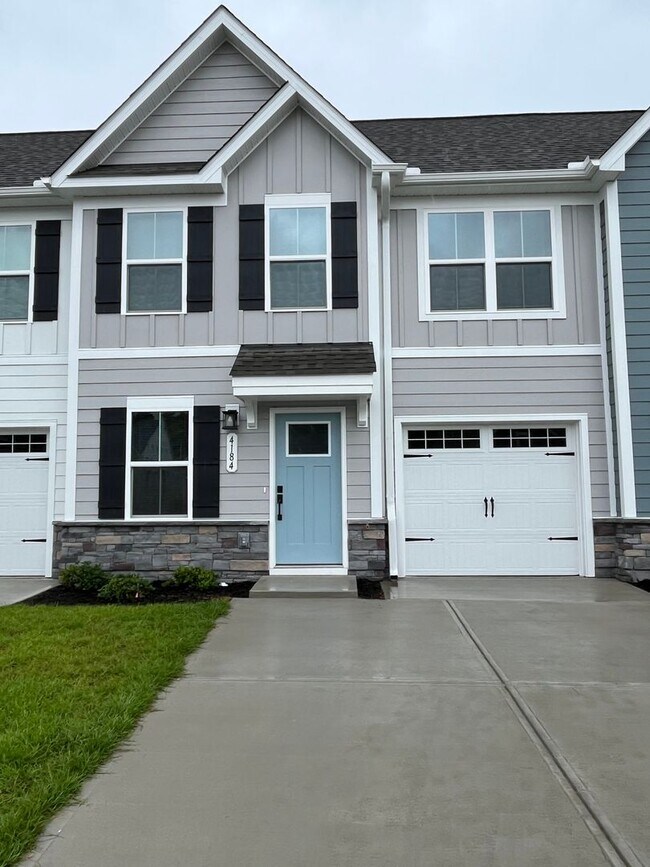 Building Photo - 4184 Farmfield Dr