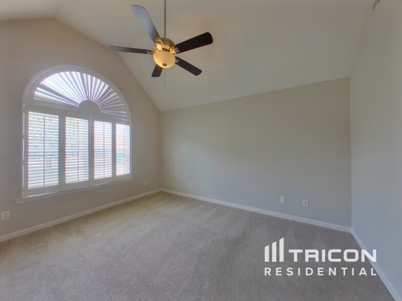 Building Photo - 2108 Montgomery Ln