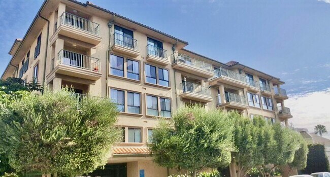 Building Photo - 3855 Vinton Ave