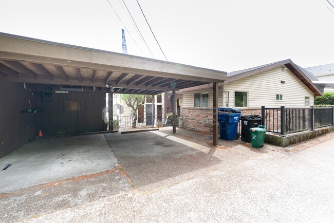 Building Photo - 11258 Riviera Pl NE