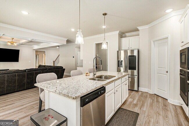 Building Photo - 138 Logan Pass Dr