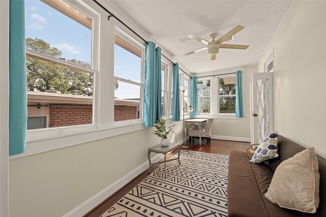 Building Photo - 324 W Alabama St