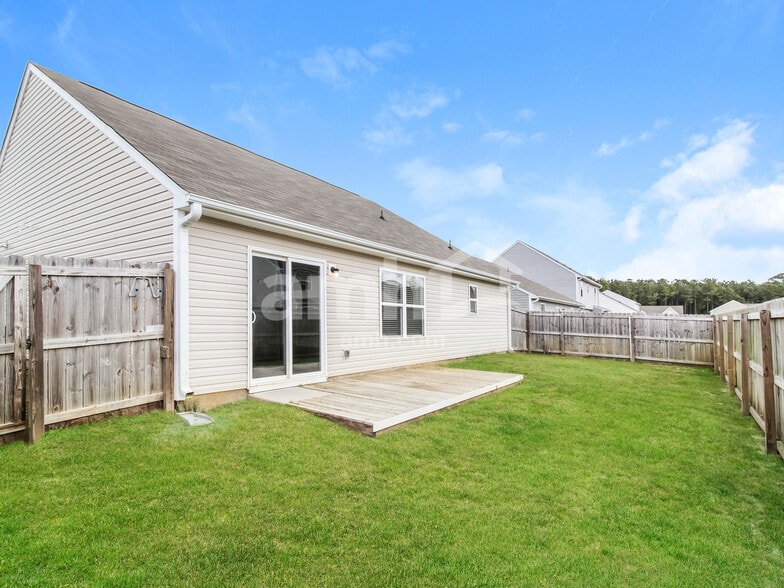 Building Photo - 1220 Dogwood Neck Dr