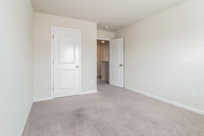 Building Photo - 950 Seay Rd