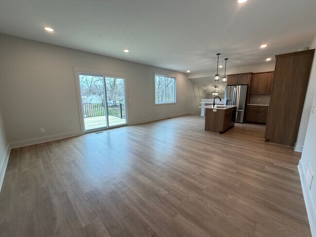 Building Photo - Newly built 3 bedroom spacious home!