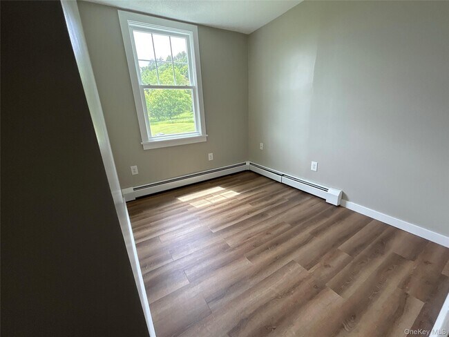 Building Photo - 173 S Amenia Rd