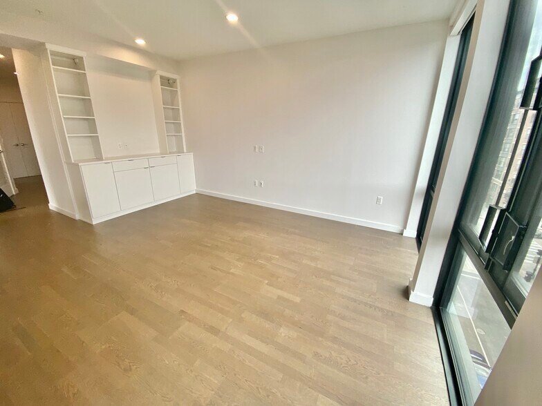 Building Photo - 1405 W St NW
