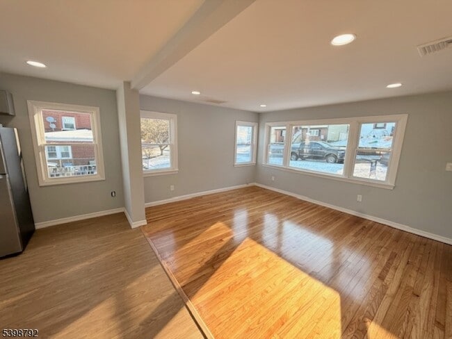 Building Photo - 83 Academy St