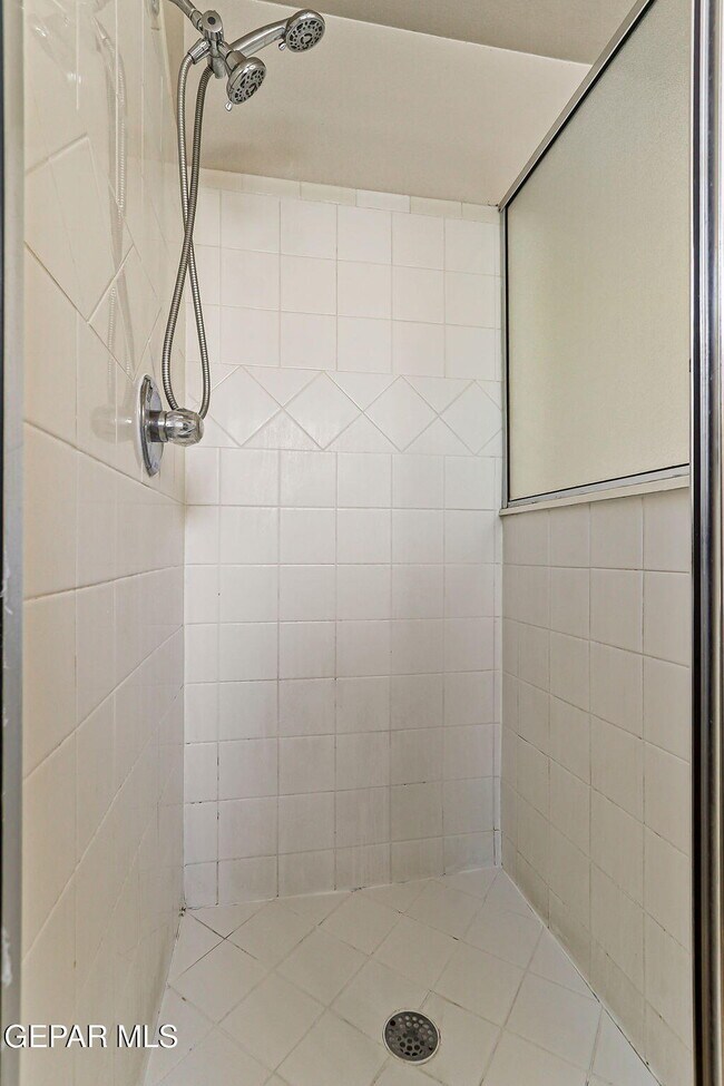 Building Photo - 409 Desert Chicory St