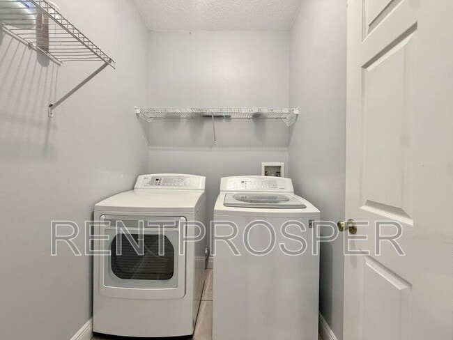 Building Photo - 4205 Canby Dr