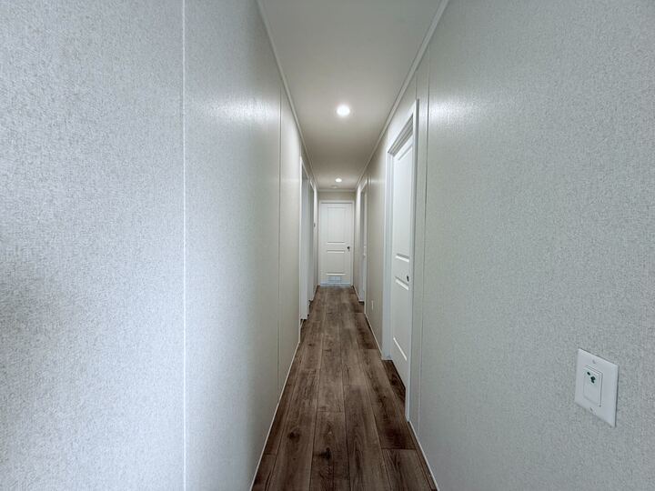 Building Photo - 29909 Flushing Dr