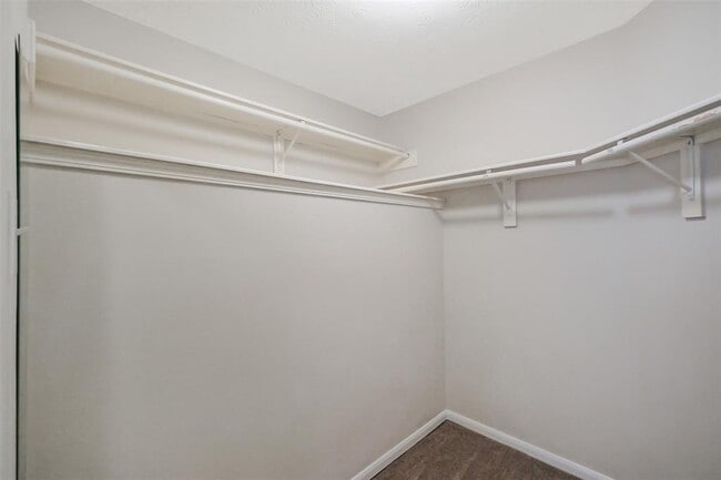 Building Photo - 21734 Maple Bluff Dr