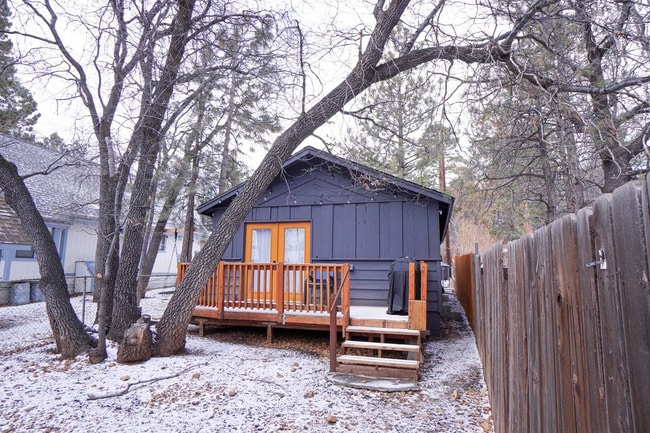 Building Photo - 405 Holmes Ln