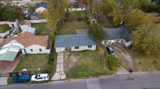 Building Photo - 5851 Southtown St