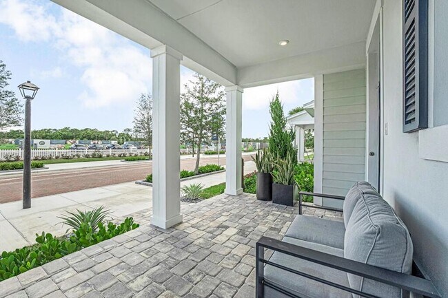 Building Photo - 925 SW Pr Ave