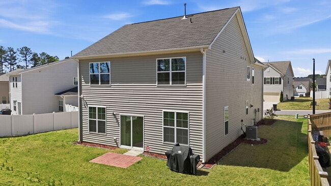 Building Photo - 450 Hawksbill Dr