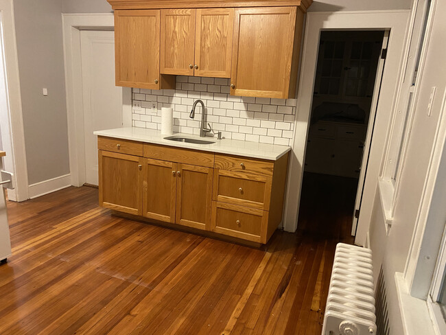 kitchen 3 - 63 Ardmore St