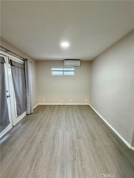 Building Photo - 1542 E Woodbury Rd