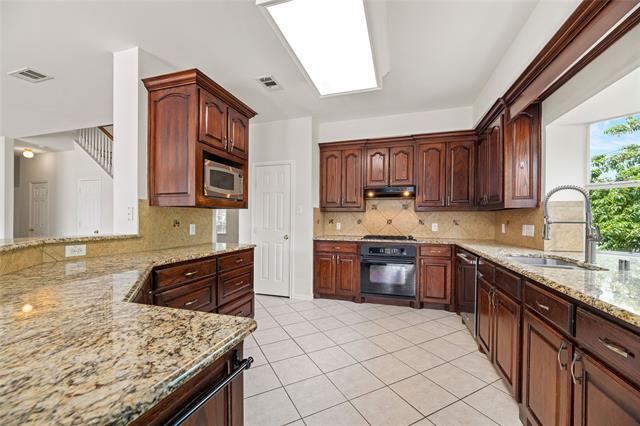 Building Photo - 9862 Red Cedar Dr