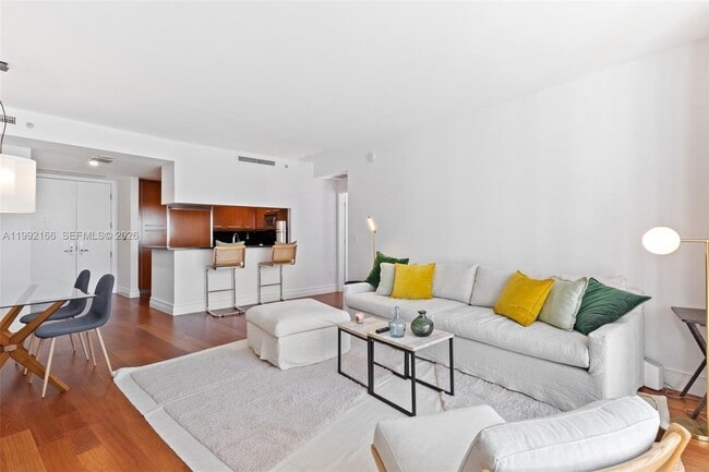 Building Photo - 901 Brickell Key Blvd