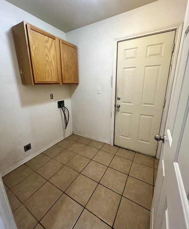 Building Photo - 510 N Brentwood Ave