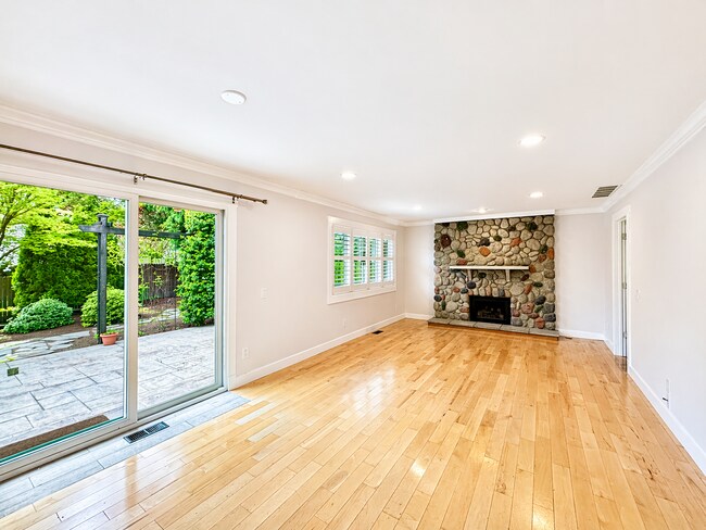 Building Photo - Great SFH for rent in North Rose Hill