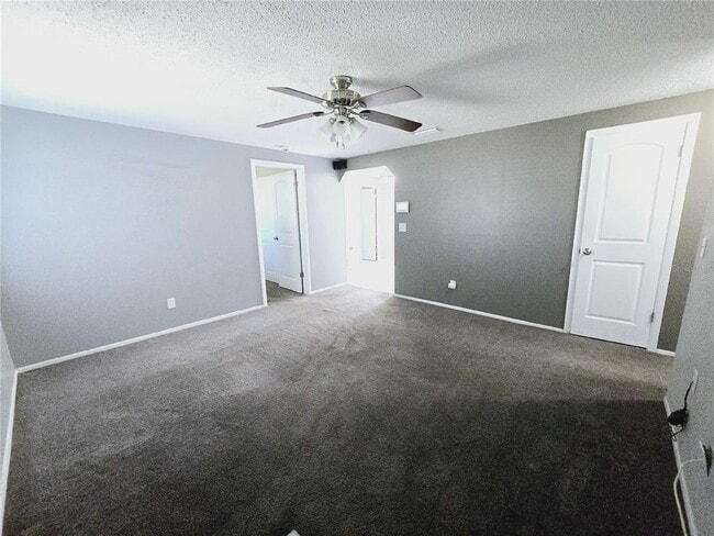Building Photo - 1402 N Bracewell Dr