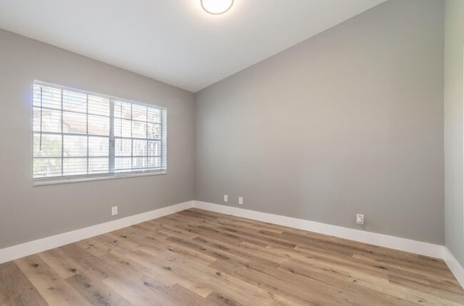 Building Photo - 1579 Springside Dr