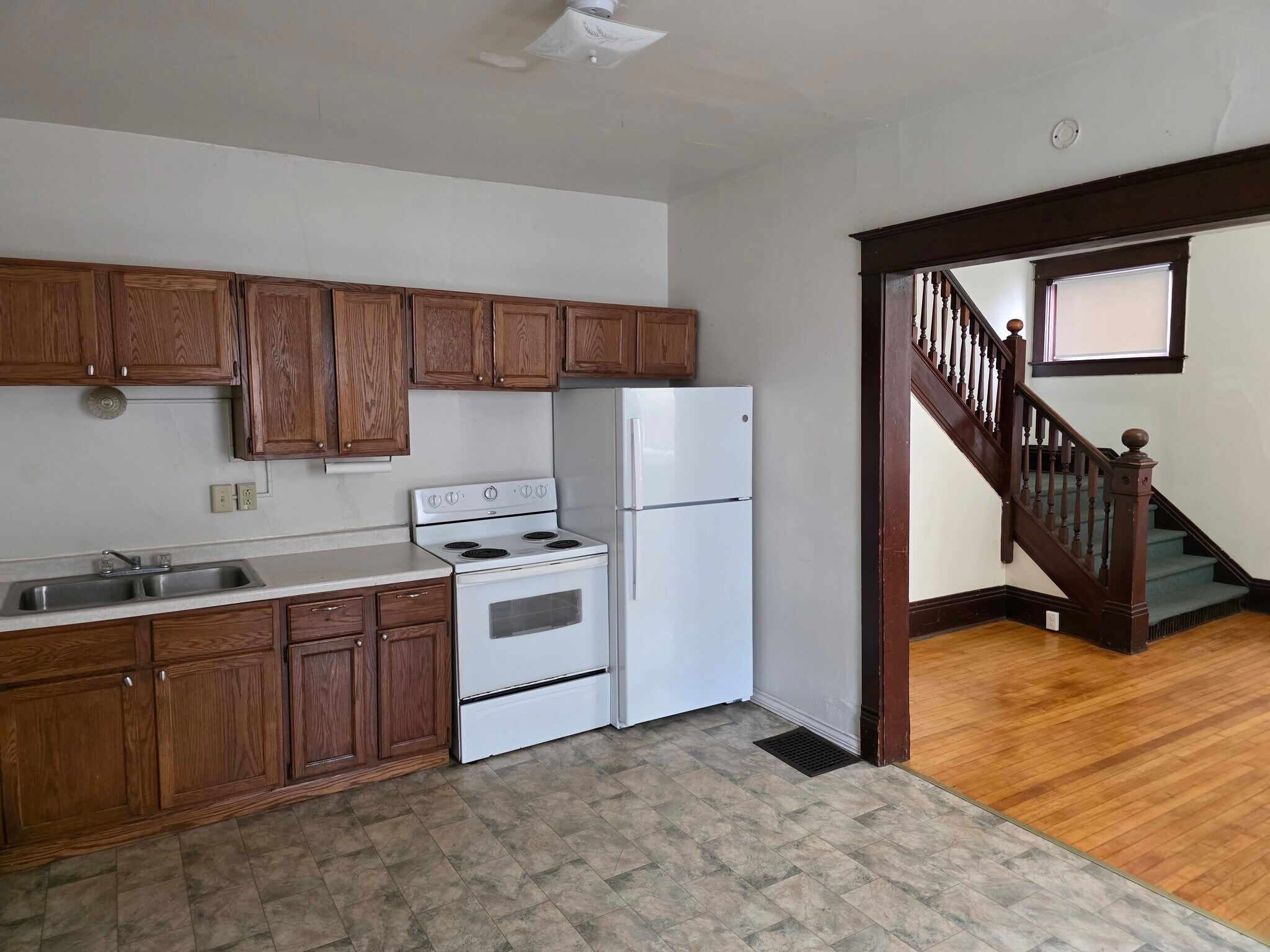 Building Photo - 1201 S Farwell St