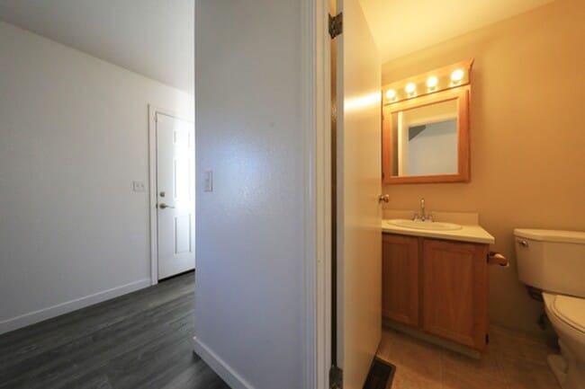 Building Photo - Spacious 3/2 with large yard