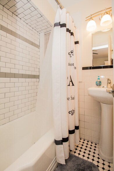 Building Photo - 4 Chiswick Rd