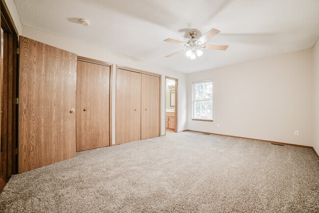 Building Photo - 1801 Ridge Rd