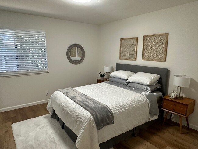 Building Photo - Must See This Remodeled 2 Bedroom, 1 Bathroom Condo in San Jose!