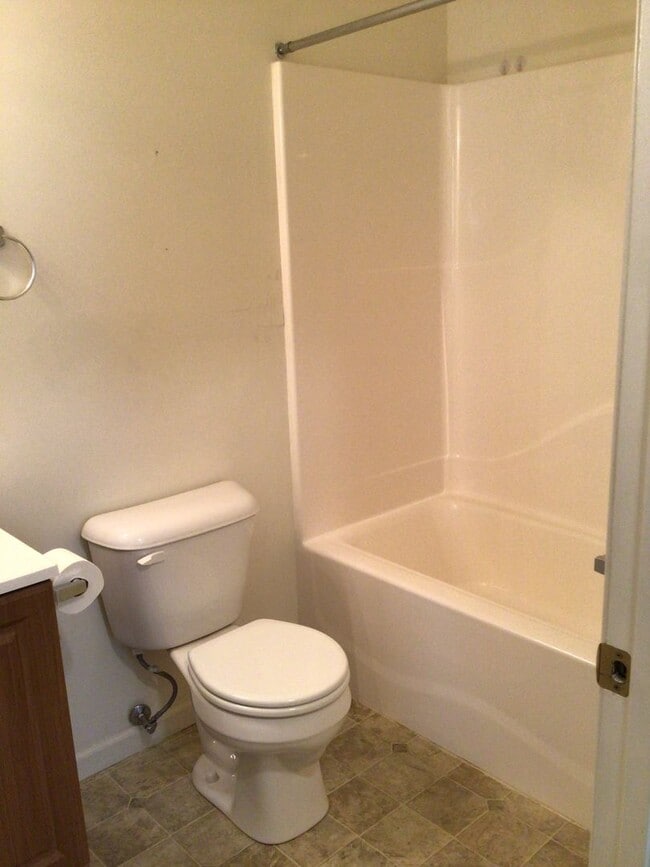 Building Photo - 1411 Doron Dr