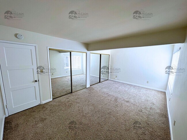 Building Photo - Newly upgraded 3 bd/1.5 bath with fenced yard