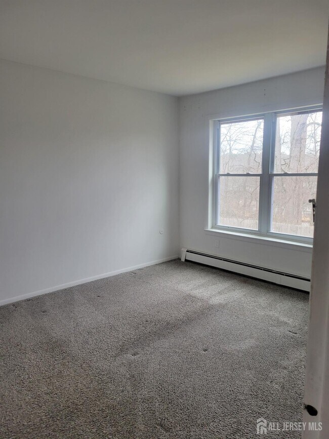 Building Photo - 289 Main St